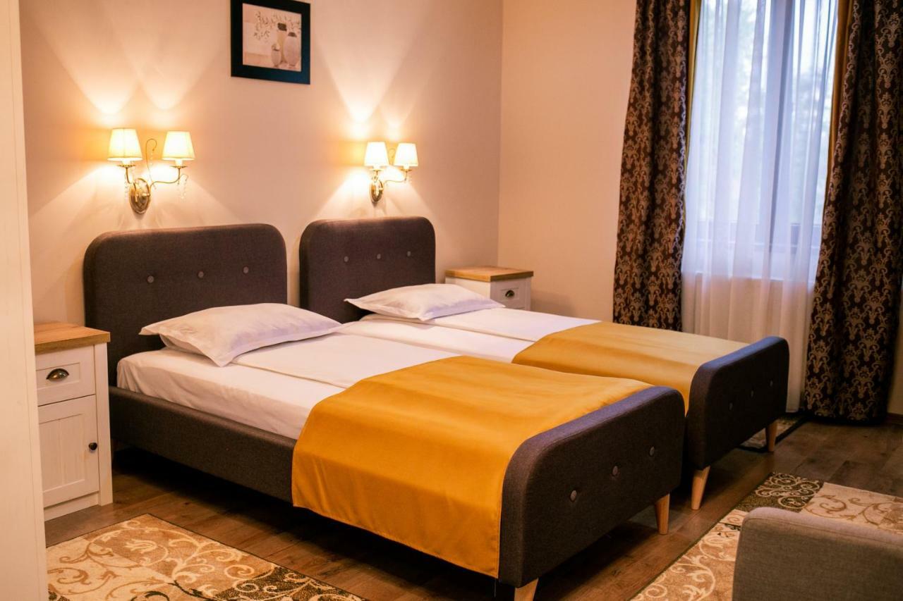 Casa Claudia Hotel Sangeorgiu de Padure Bagian luar foto