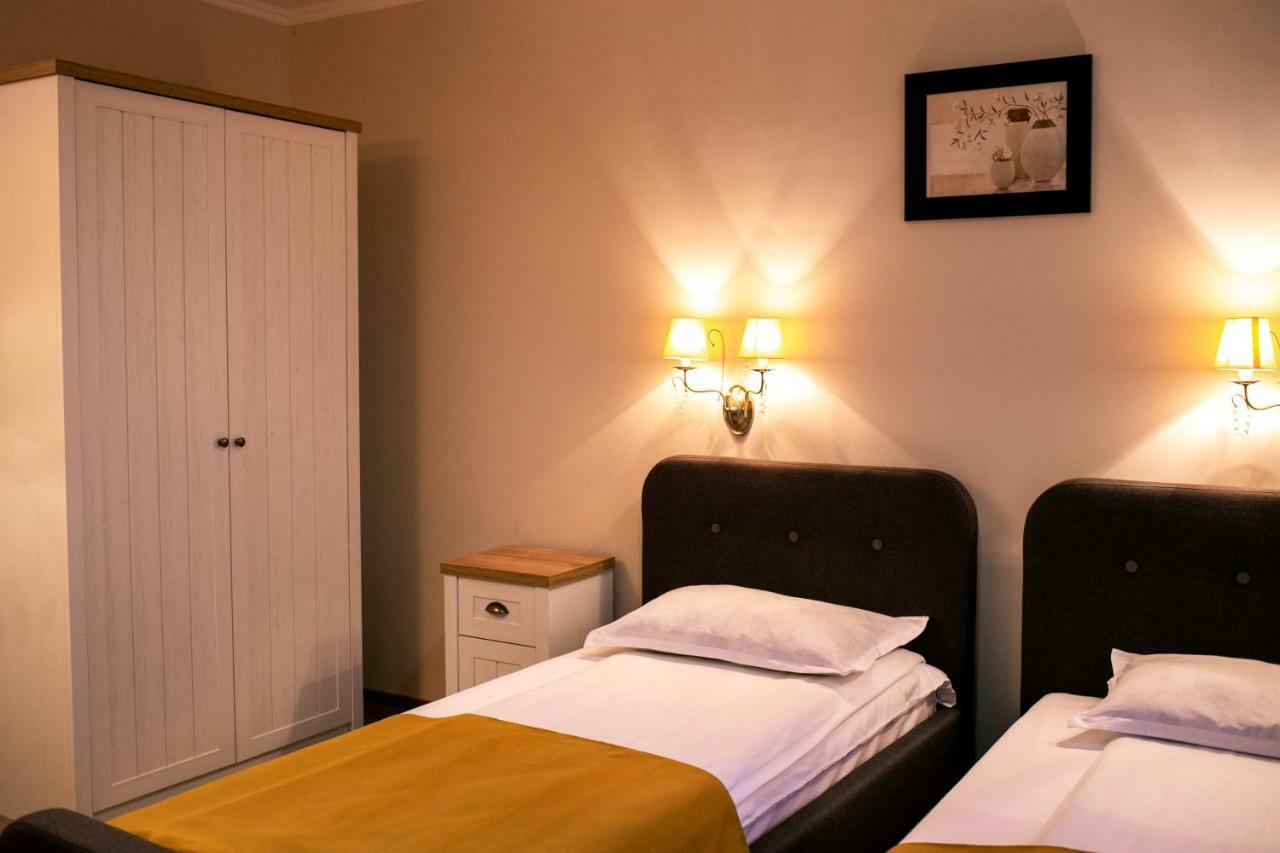 Casa Claudia Hotel Sangeorgiu de Padure Bagian luar foto