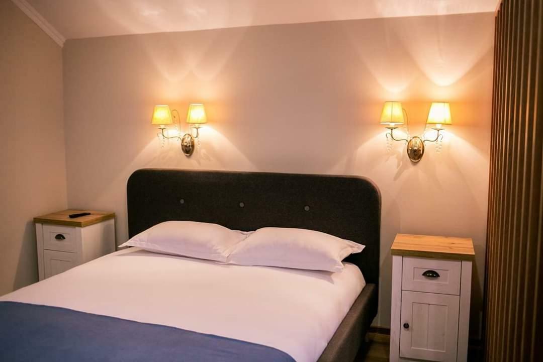 Casa Claudia Hotel Sangeorgiu de Padure Bagian luar foto