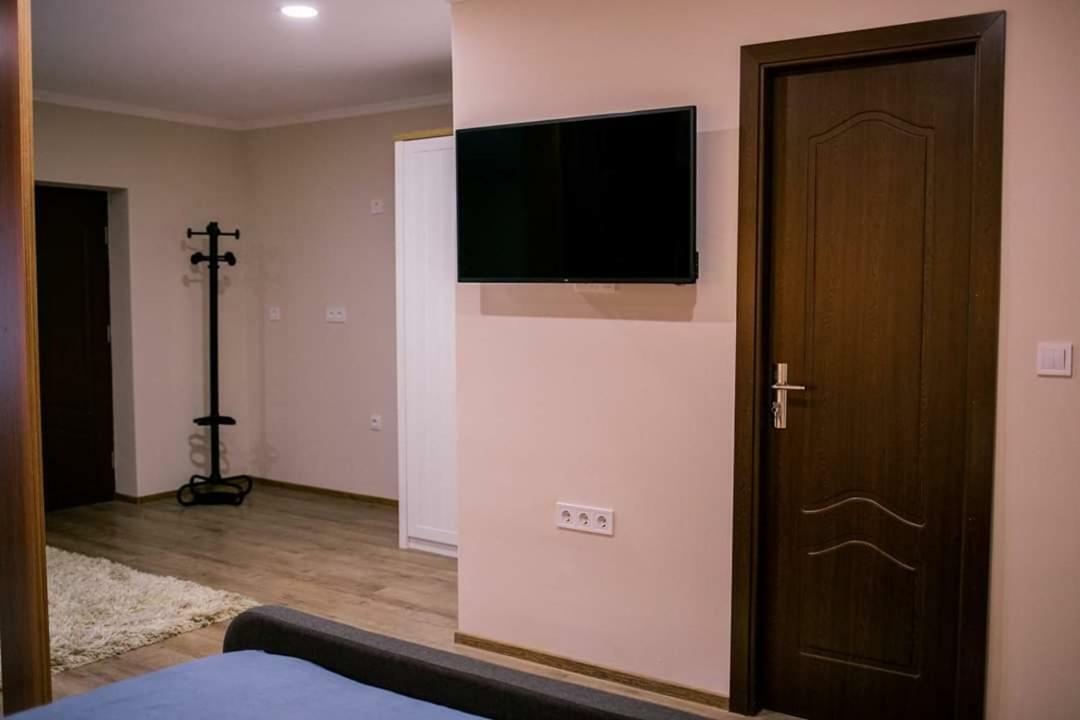 Casa Claudia Hotel Sangeorgiu de Padure Bagian luar foto