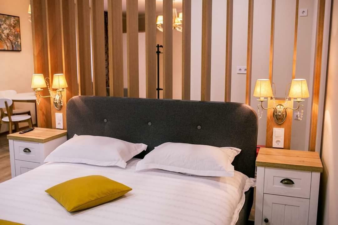 Casa Claudia Hotel Sangeorgiu de Padure Bagian luar foto